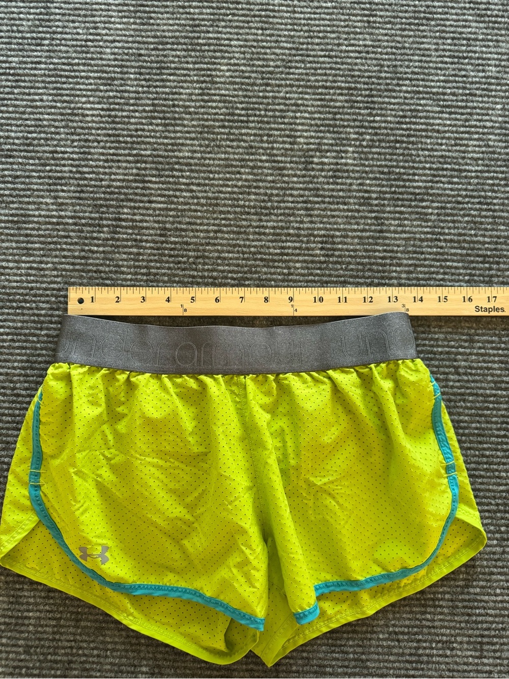 Lot of 2 Under Armour Women's Running shorts running, hiking Women's Medium - Picture 12 of 15